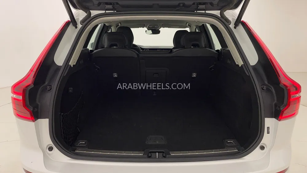 Volvo XC60 2023 for Sale in Dubai Image-29