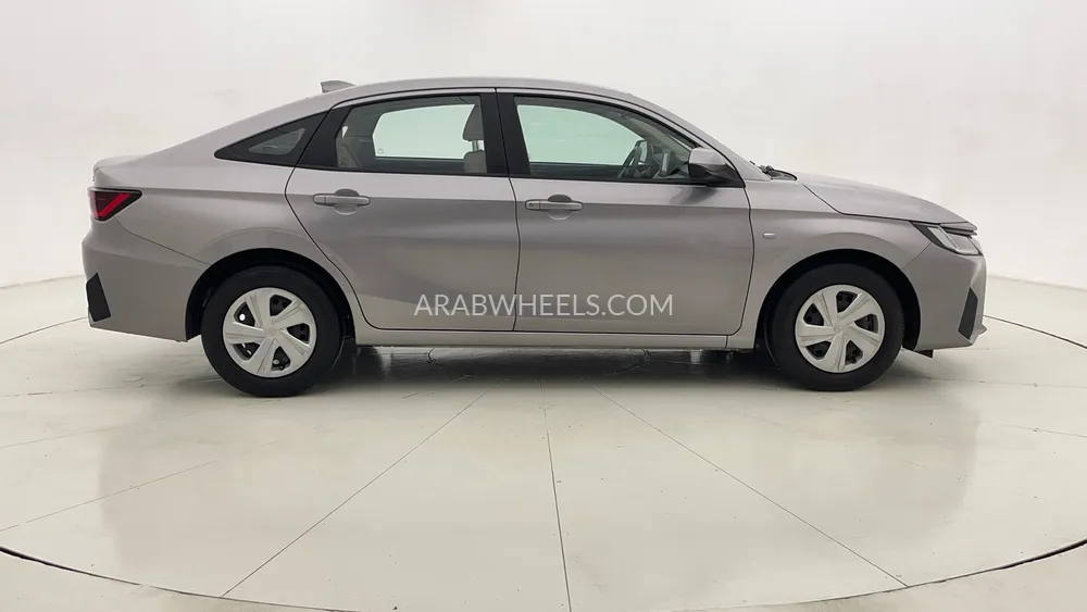 Toyota Yaris 2023 for Sale in Dubai Image-2