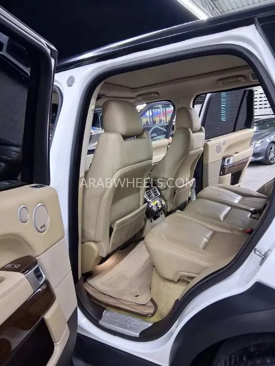 Land Rover Range Rover 2015 for Sale in Ajman Image-12
