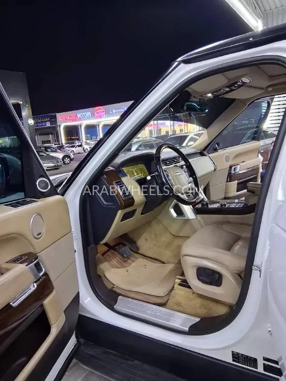 Land Rover Range Rover 2015 for Sale in Ajman Image-10