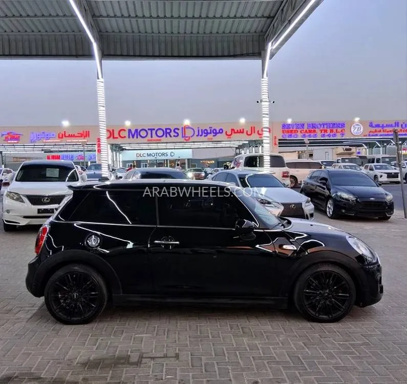 Mini Cooper 2019 for Sale in Ajman Image-4