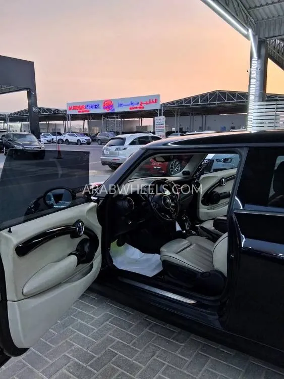 Mini Cooper 2019 for Sale in Ajman Image-11