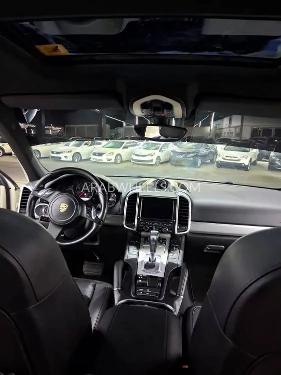 Porsche Cayenne 2011 for Sale in Ajman Image-9