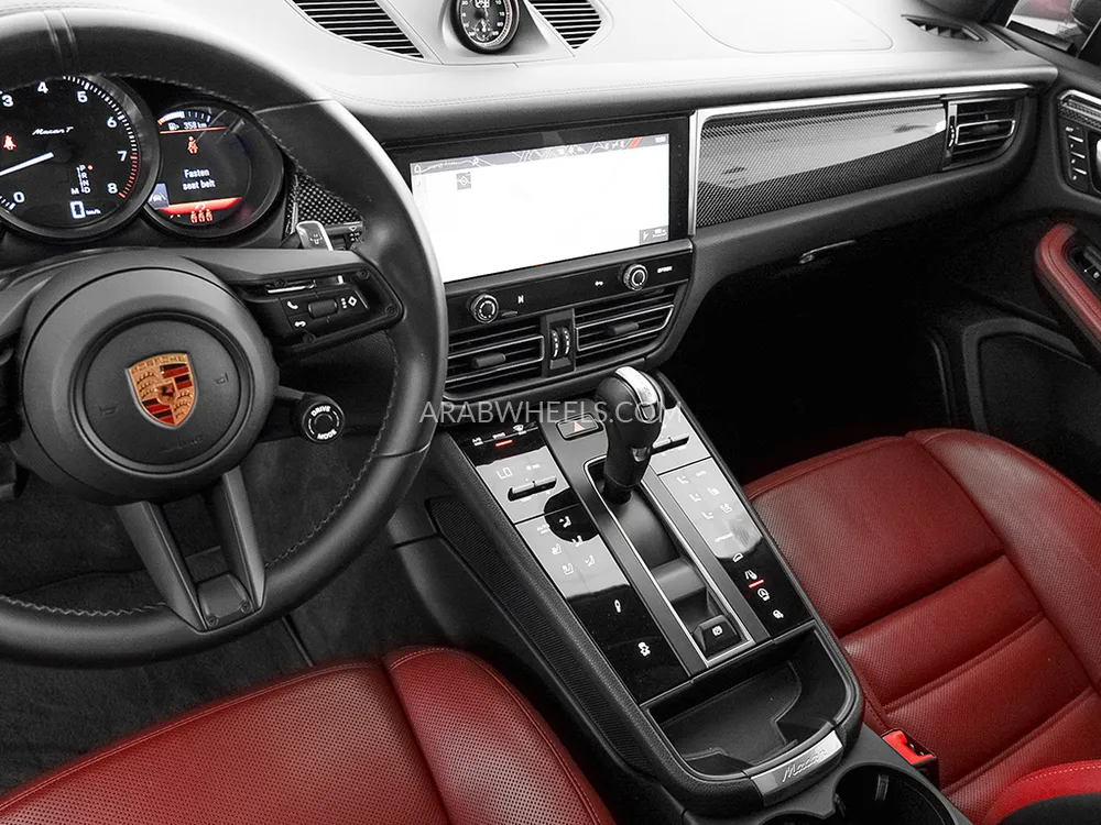 Porsche Macan 2024 for Sale in Dubai Image-9