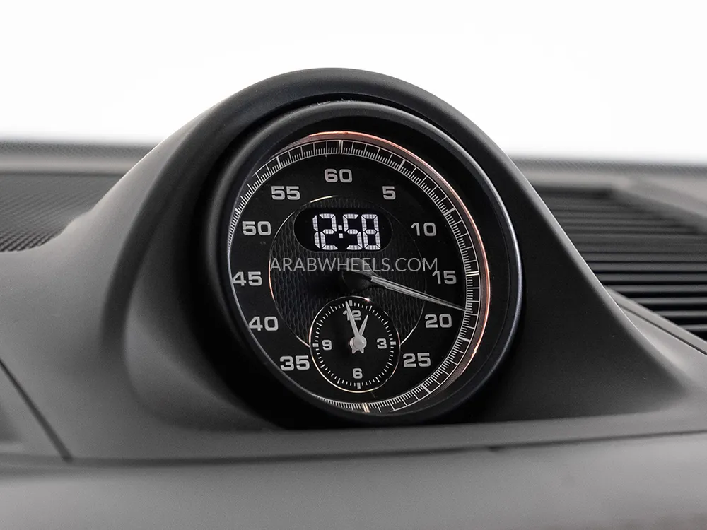 Porsche Macan 2024 for Sale in Dubai Image-16