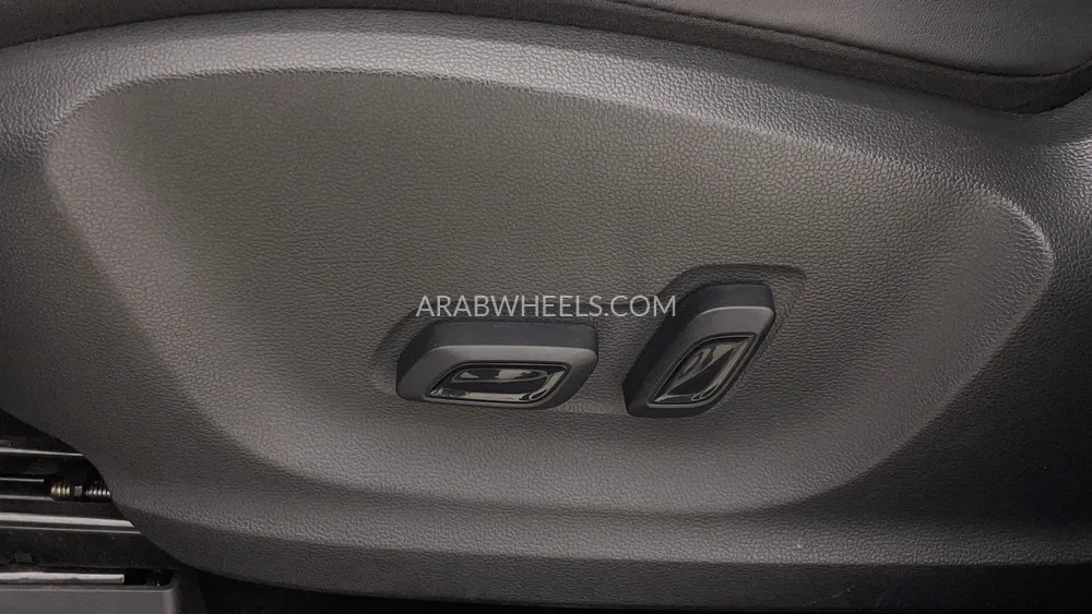 MG ZS 2023 for Sale in Dubai Image-24