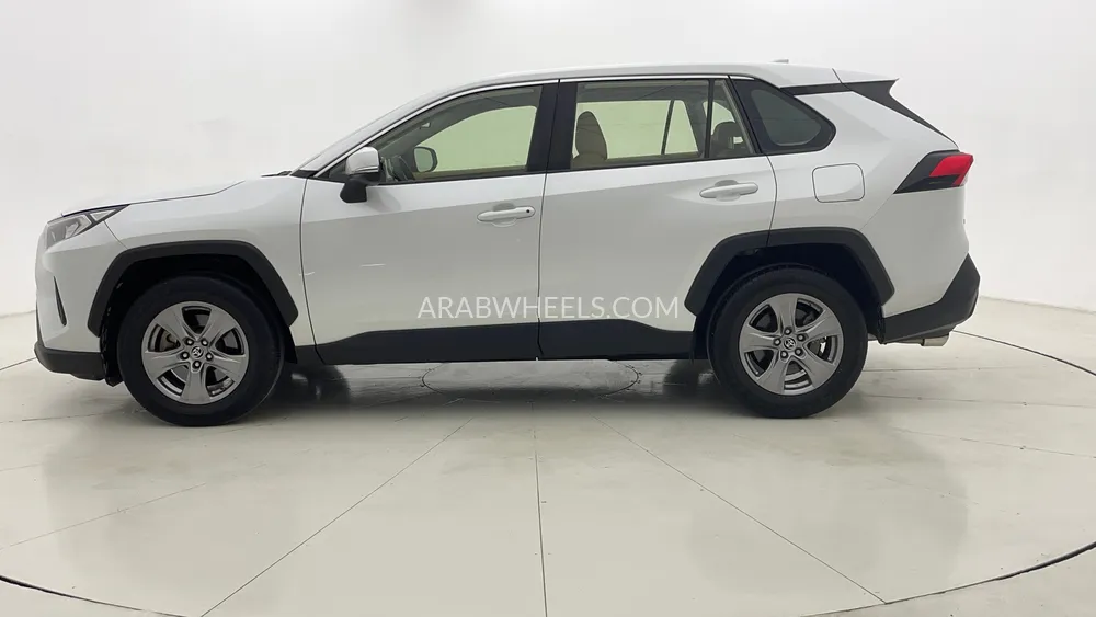 تويوتا راف 4 2023 for Sale in دبي Image-6