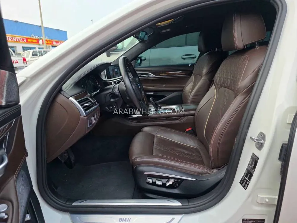 BMW 7 series 2016 for Sale in Dubai Image-12