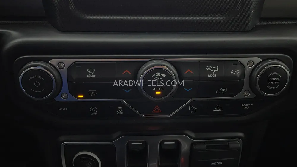 جيب رانجلر 2021 for Sale in دبي Image-40