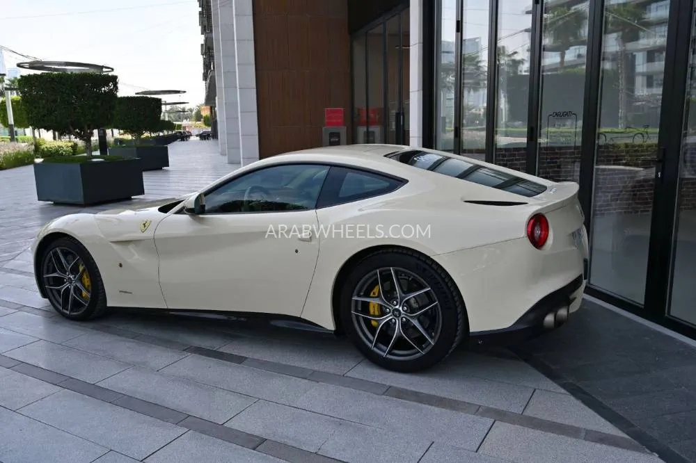 فيراري F12 برلينيتا 2015 for Sale in دبي Image-7
