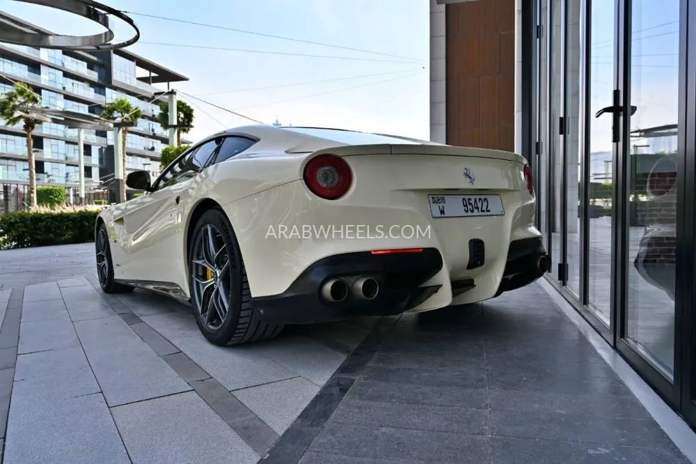 فيراري F12 برلينيتا 2015 for Sale in دبي Image-8