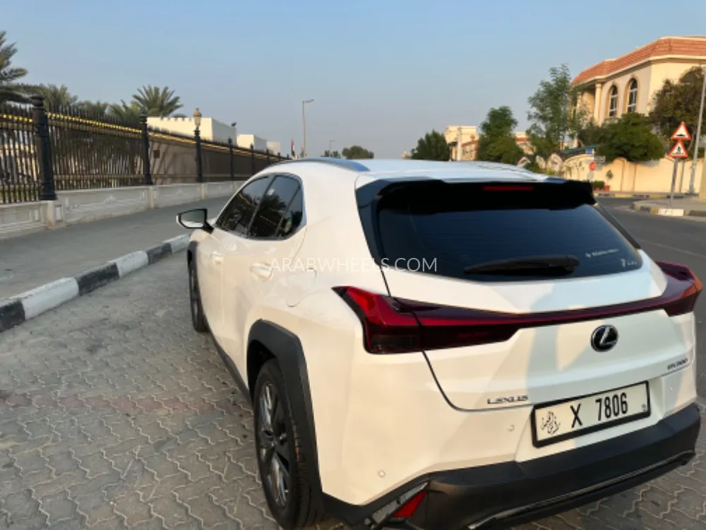 Lexus UX 2022 for Sale in Sharjah Image-4