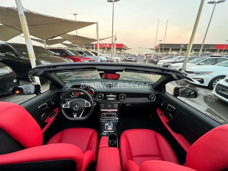 مرسيدس بنز SLC Class 2019 for Sale in الشارقة Image-8