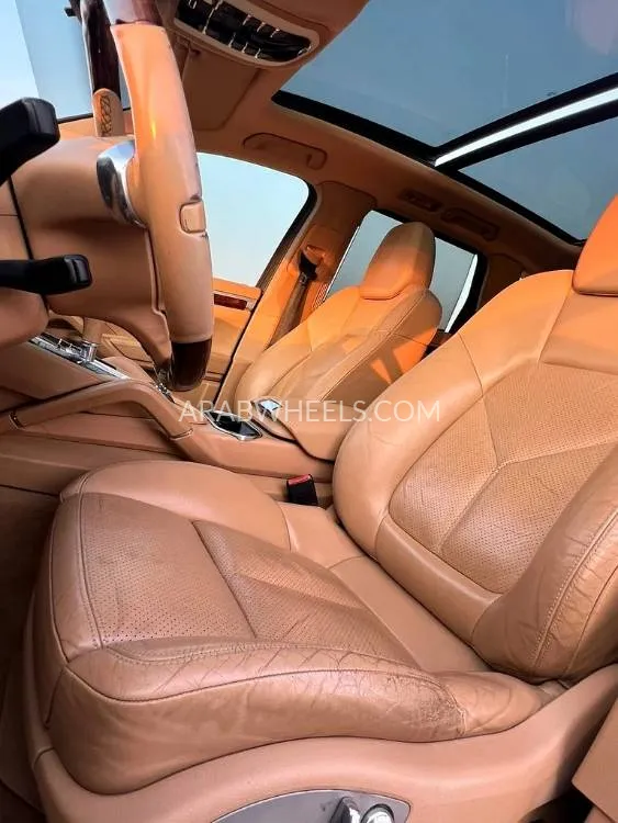 Porsche Cayenne 2013 for Sale in Sharjah Image-11