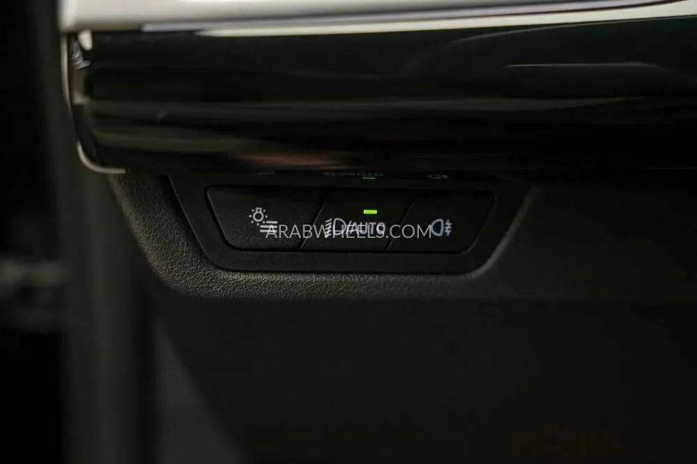 BMW iX2 2024 for Sale in Sharjah Image-7