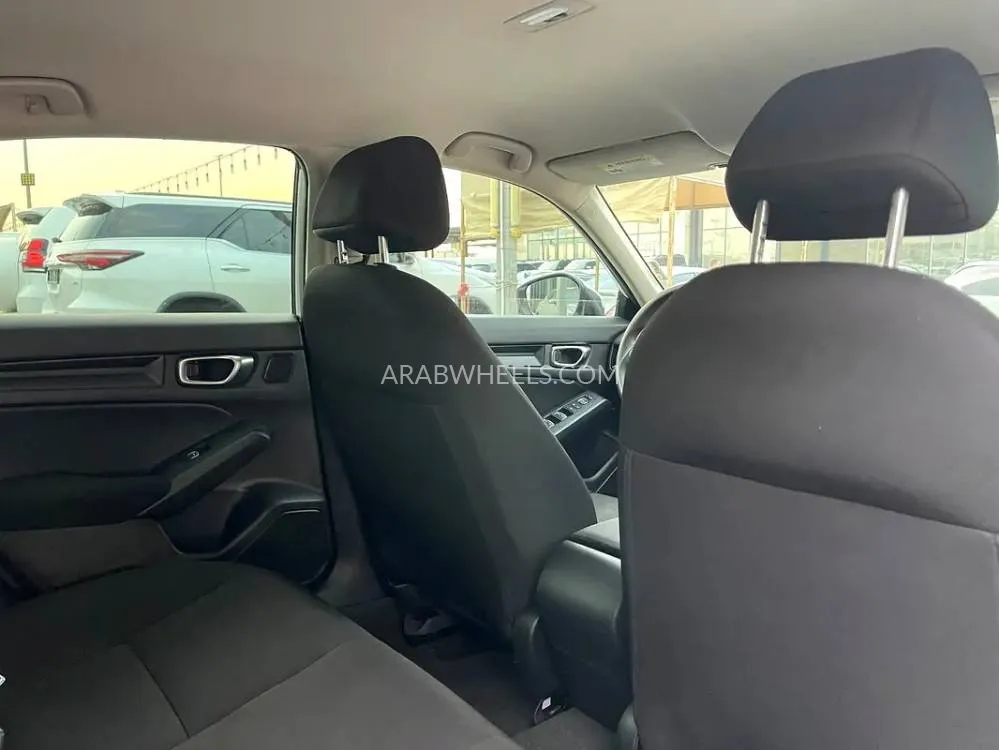 Honda Civic 2023 for Sale in Sharjah Image-2