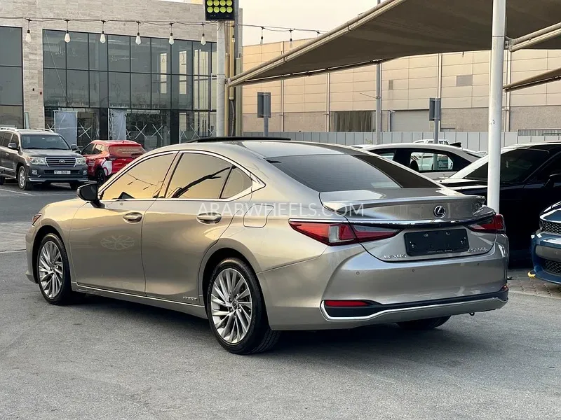 Lexus ES 2022 for Sale in Sharjah Image-19
