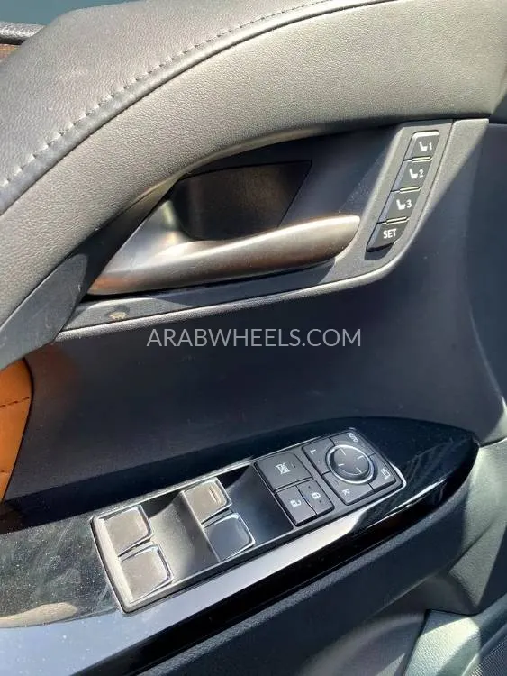 لكزس LX 2021 for Sale in دبي Image-11