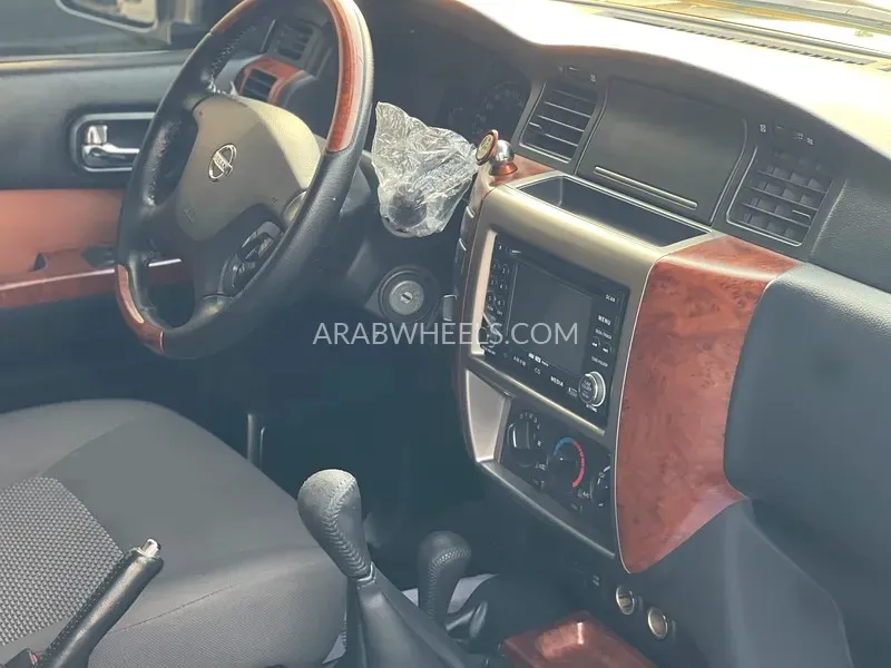 Nissan Patrol 2016 for Sale in Sharjah Image-7