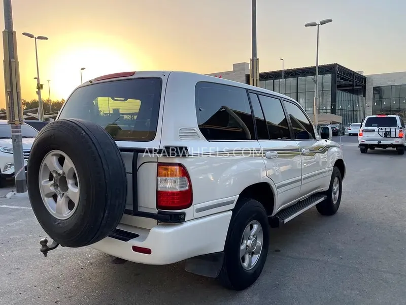 Toyota Land Cruiser 2005 for Sale in Sharjah Image-8