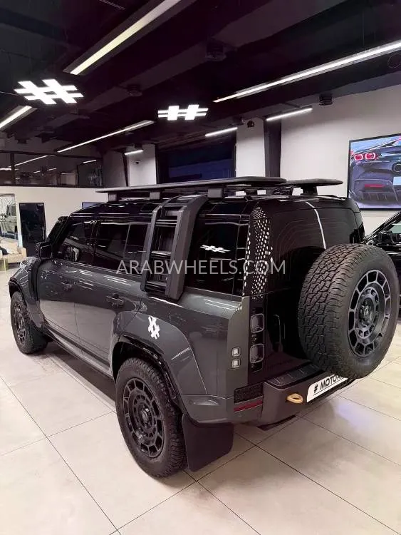 لاند روفر ديفندر 2025 for Sale in دبي Image-16