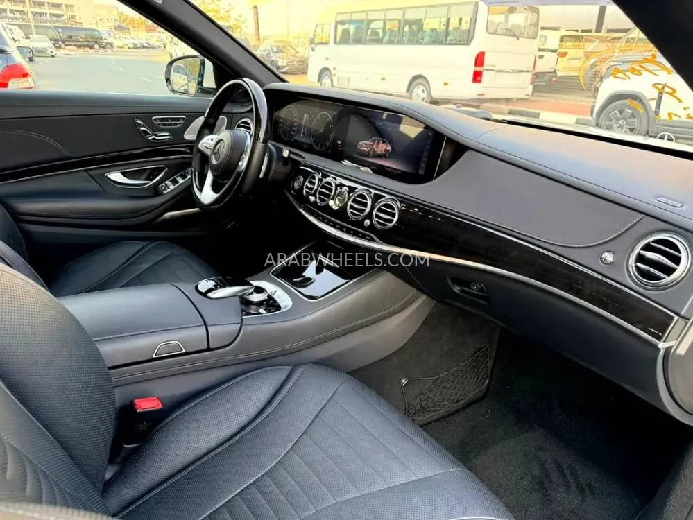 Mercedes Benz CLS Class 2018 for Sale in Dubai Image-3