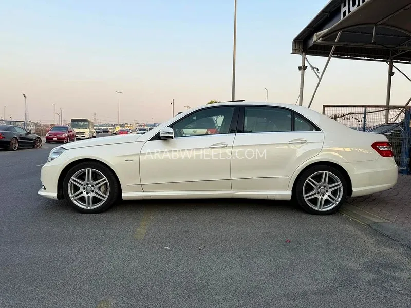Mercedes Benz E Class 2012 for Sale in Dubai Image-2