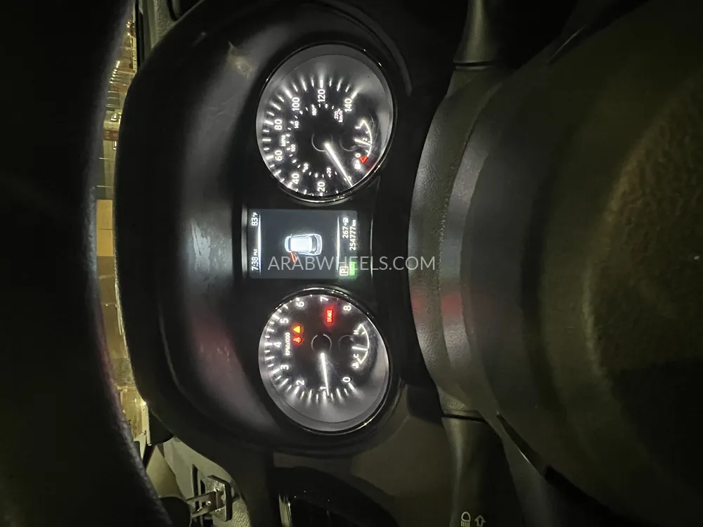 Nissan Rogue 2017 for Sale in Dubai Image-9