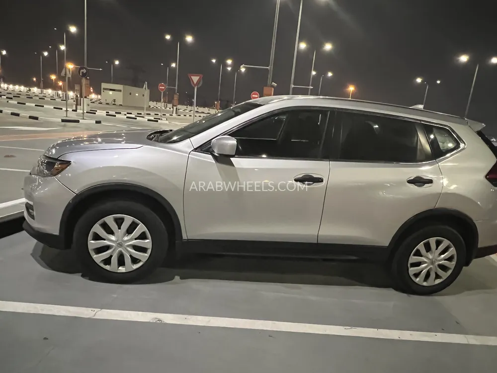 Nissan Rogue 2017 for Sale in Dubai Image-5