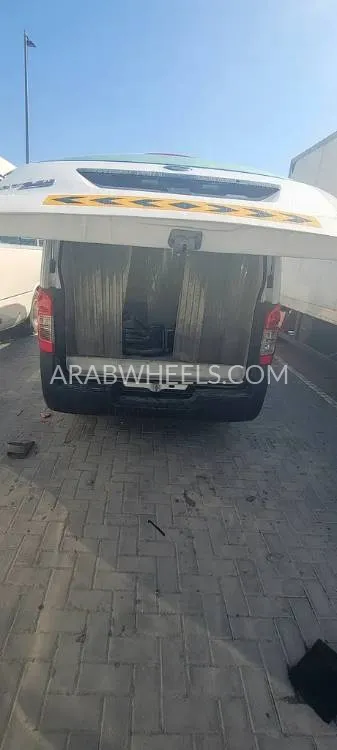 Nissan Urvan 2020 for Sale in Sharjah Image-3