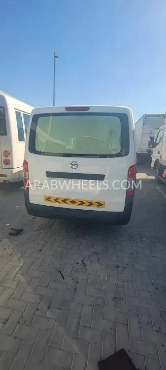 Nissan Urvan 2020 for Sale in Sharjah Image-4
