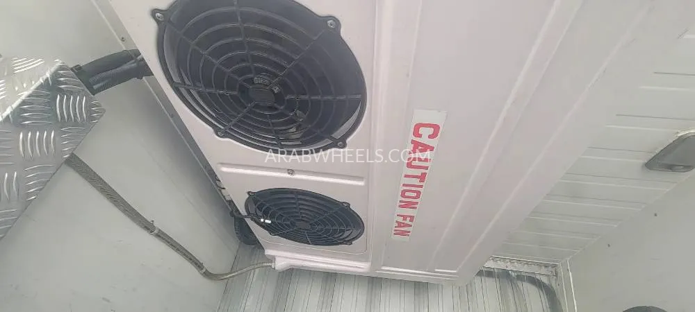 Nissan Urvan 2020 for Sale in Sharjah Image-12