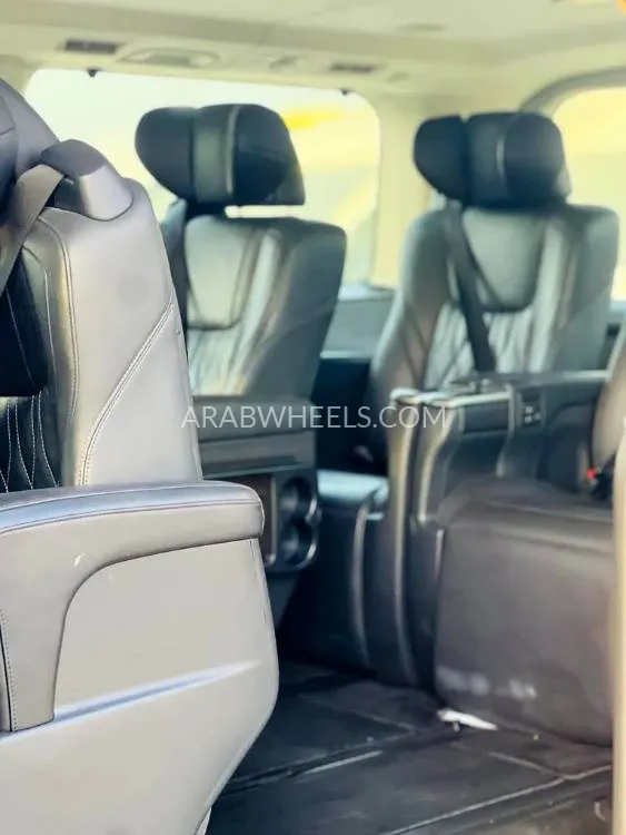 Toyota Granvia 2023 for Sale in Sharjah Image-7