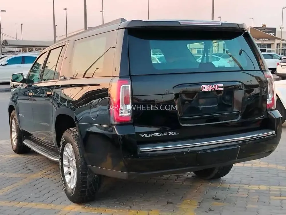 GMC Yukon XL 2018 for Sale in Dubai Image-14