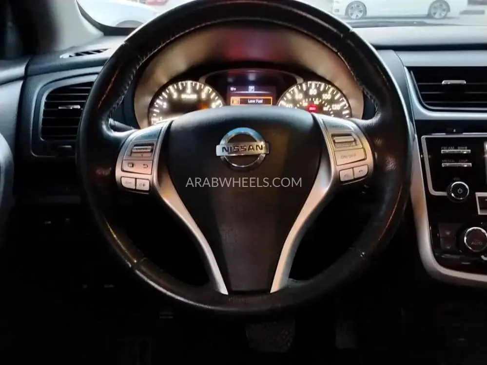 Nissan Altima 2018 for Sale in Dubai Image-14