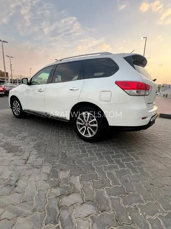 Nissan Pathfinder 2018 for Sale in Sharjah Image-3