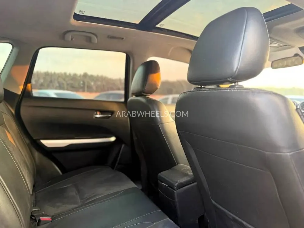 Suzuki Grand Vitara 2017 for Sale in Dubai Image-8