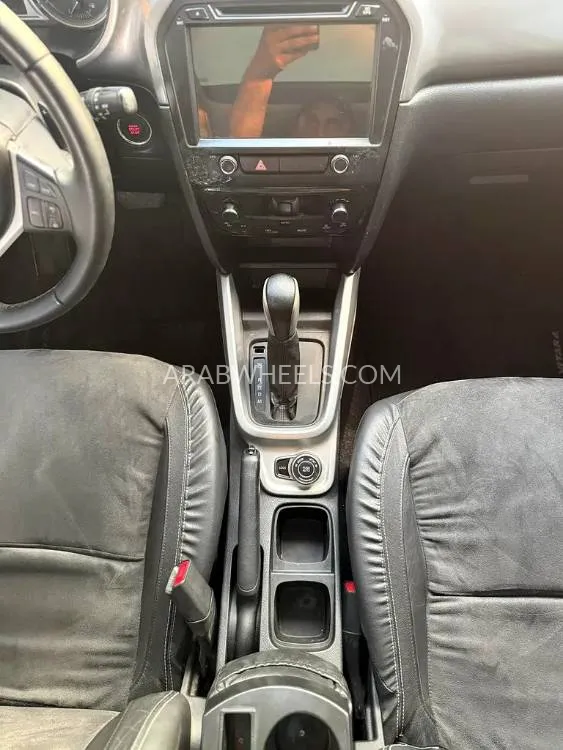 Suzuki Grand Vitara 2017 for Sale in Dubai Image-9