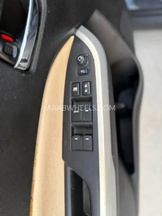 Suzuki Grand Vitara 2017 for Sale in Dubai Image-17