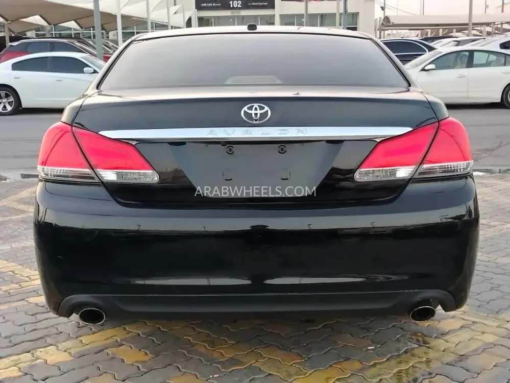 Toyota Avalon 2011 for Sale in Dubai Image-6