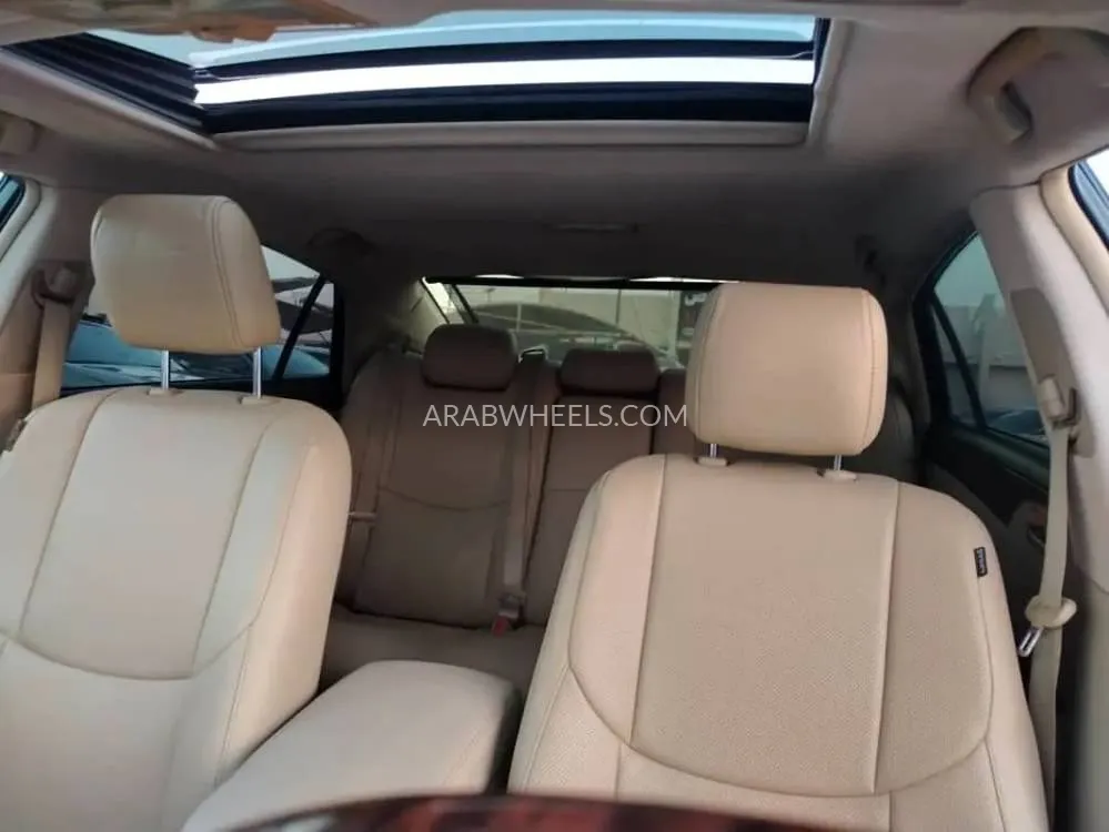 Toyota Avalon 2011 for Sale in Dubai Image-9