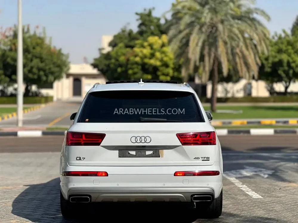 Audi Q7 2016 for Sale in Sharjah Image-5