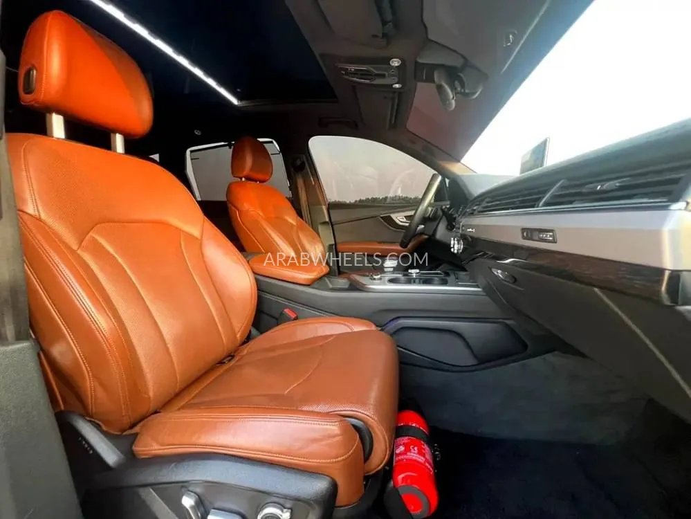 Audi Q7 2016 for Sale in Sharjah Image-2