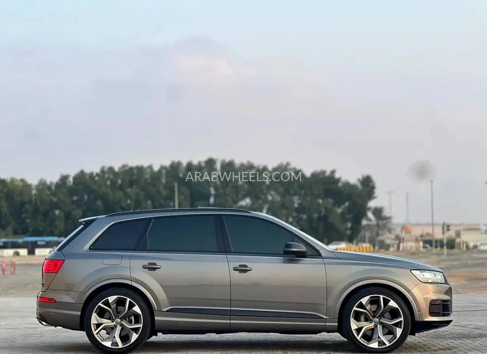 Audi Q7 2016 for Sale in Sharjah Image-4