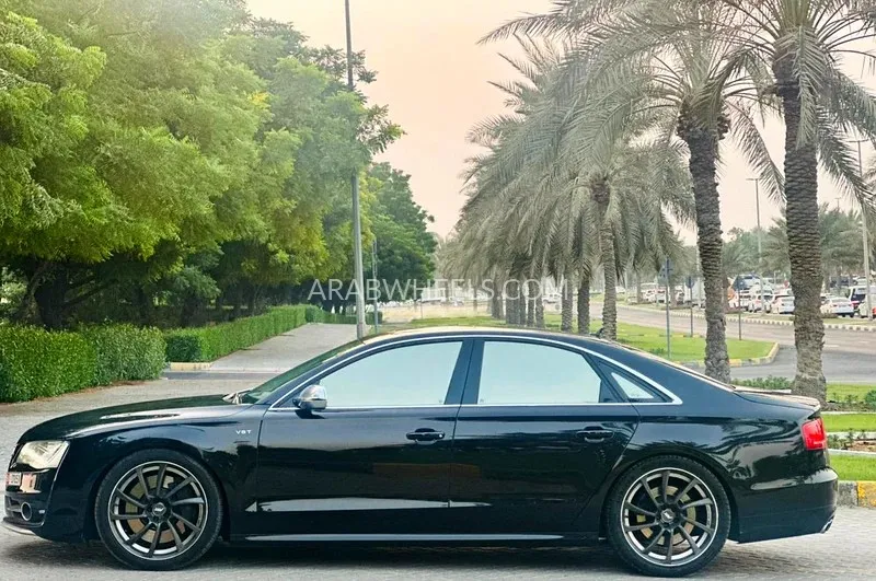 Audi S8 2014 for Sale in Sharjah Image-16
