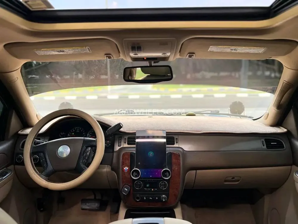 Chevrolet Tahoe 2011 for Sale in Sharjah Image-4