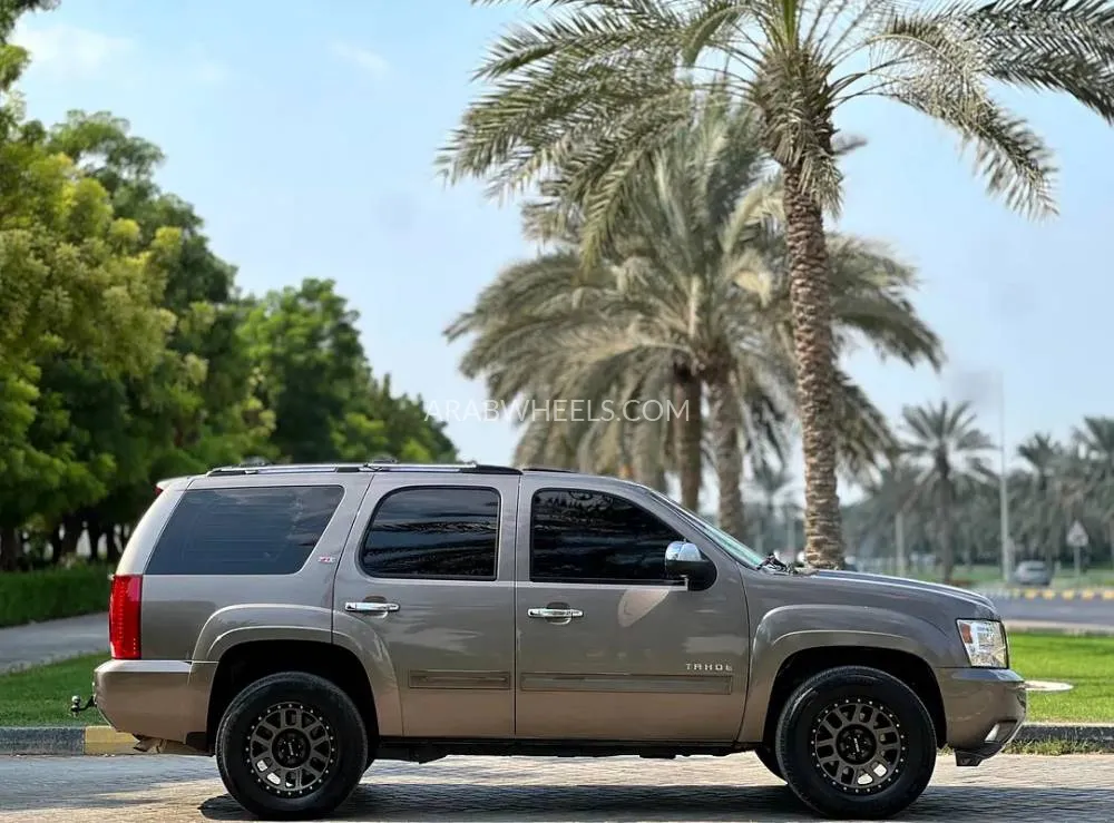 Chevrolet Tahoe 2011 for Sale in Sharjah Image-14