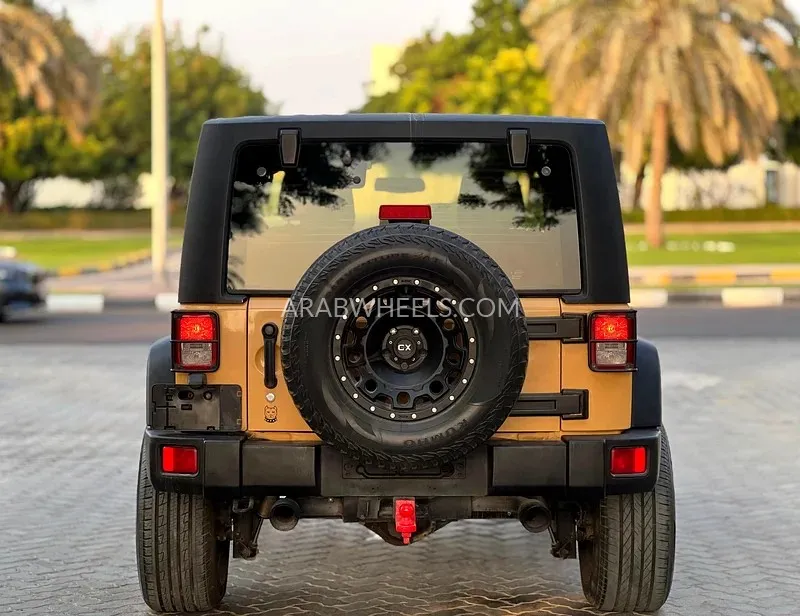 Jeep Wrangler 2014 for Sale in Sharjah Image-9