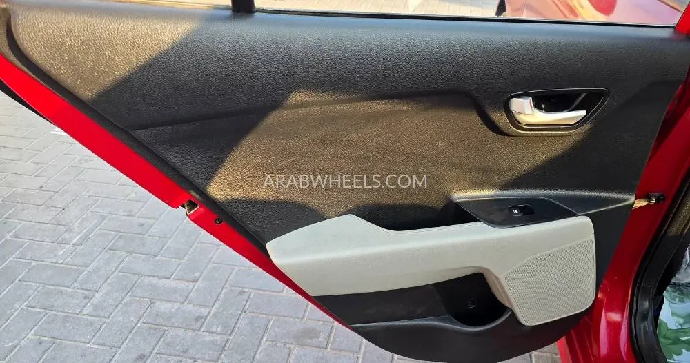 كيا ريو 2018 for Sale in الشارقة Image-11