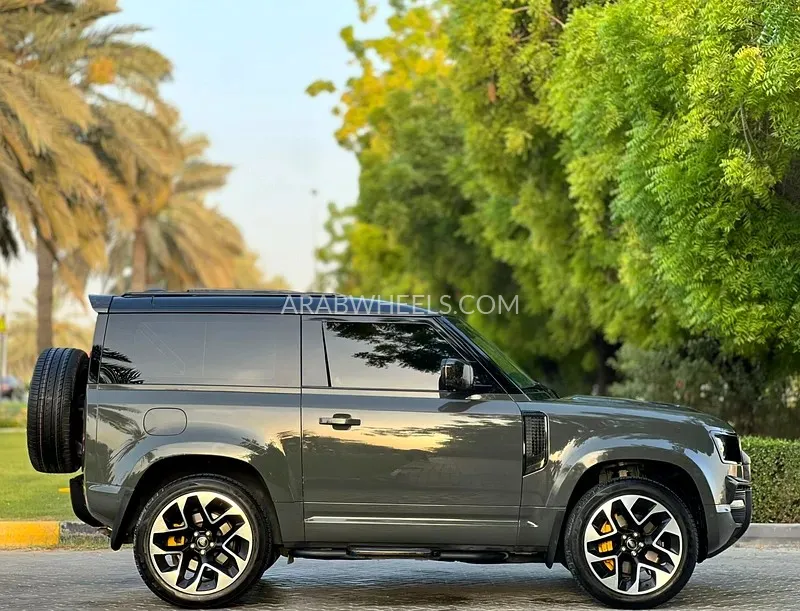 Land Rover Defender 2021 for Sale in Sharjah Image-7